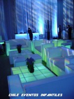 /album/chileeventosinfantiles/a1290306698-139908603-1-fotos-de-renta-de-mobiliario-lounge-barra-de-martini-pistas-iluminadas-voog-1290306698-jpg/